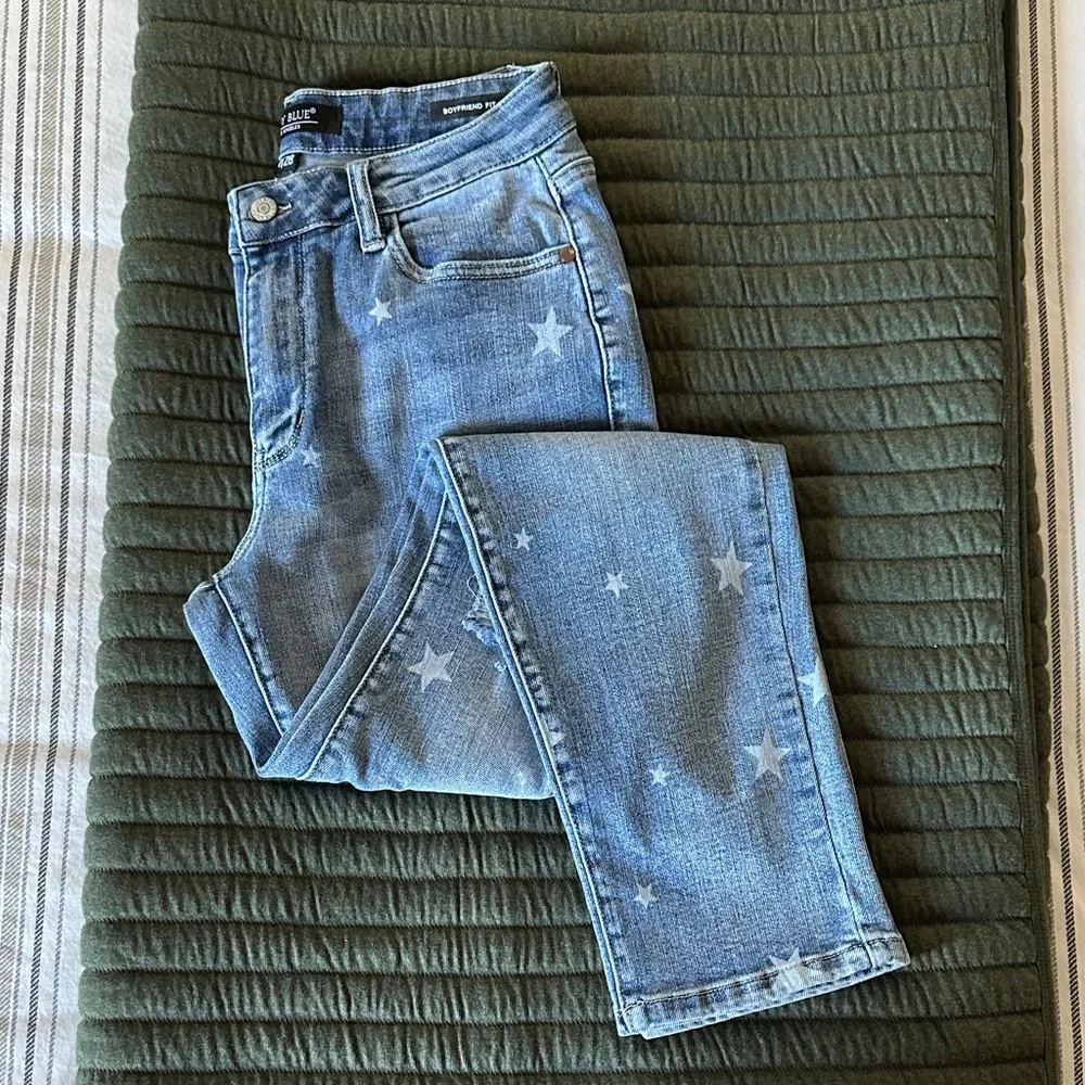Judy Blue Light Blue Star Boyfriend Jeans - Picture 1 of 10